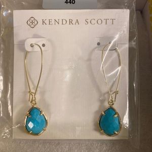 Kendra Scott drop earring